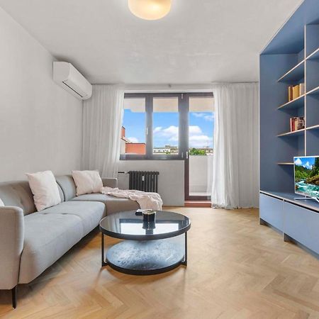 Elegant City Escape - Modern & Central Братислава Екстер'єр фото