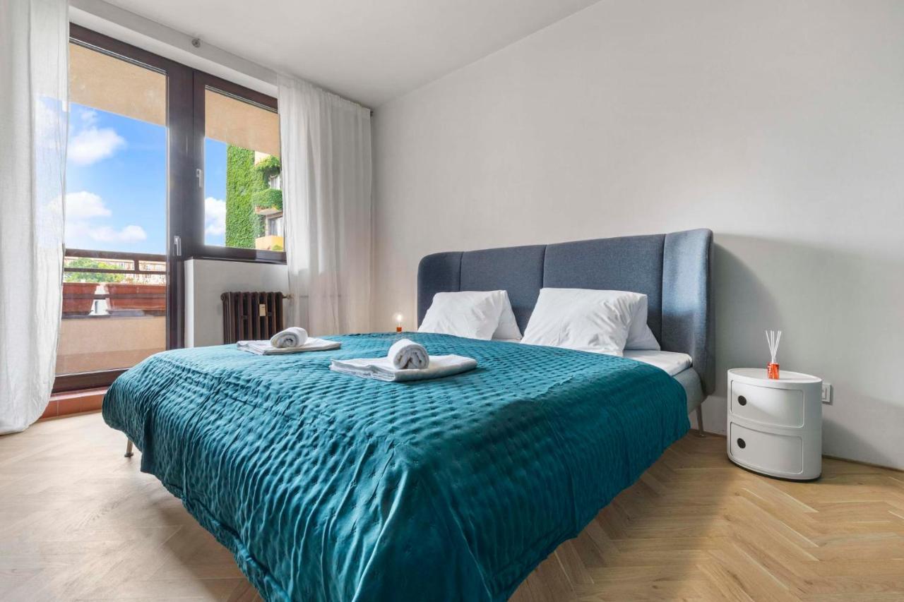 Elegant City Escape - Modern & Central Братислава Екстер'єр фото
